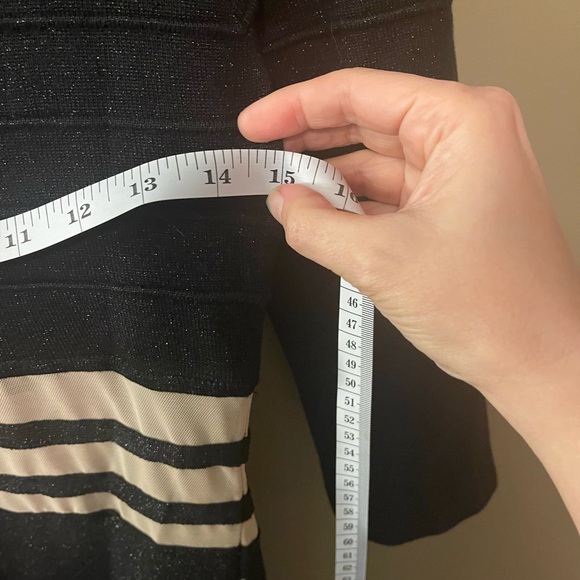 Body con dress shimmer black with nude inserts size small - Picture 7 of 8